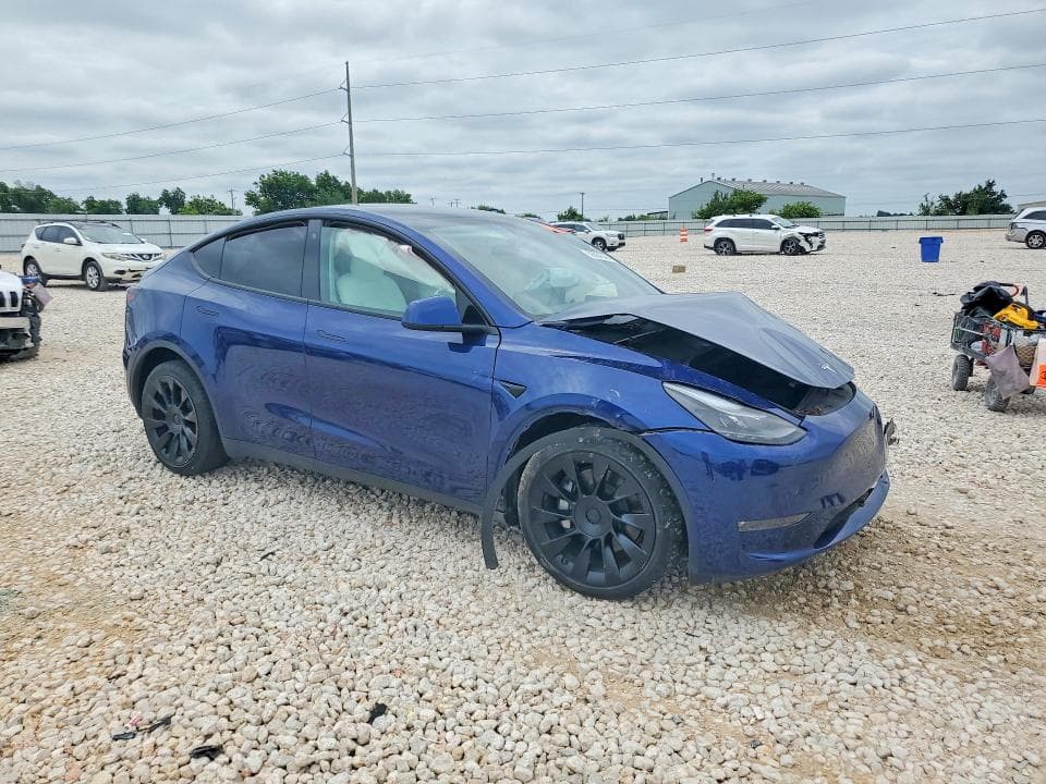 2023 TESLA MODEL Y 4