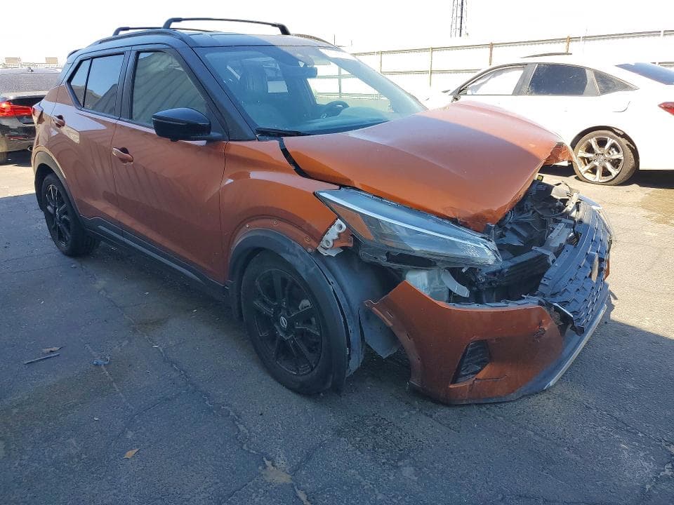 2021 NISSAN KICKS SR 4