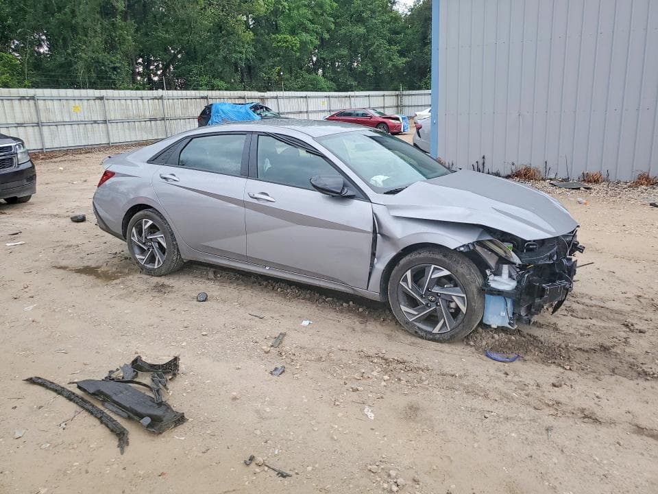 2025 HYUNDAI ELANTRA SEL SPORT 4