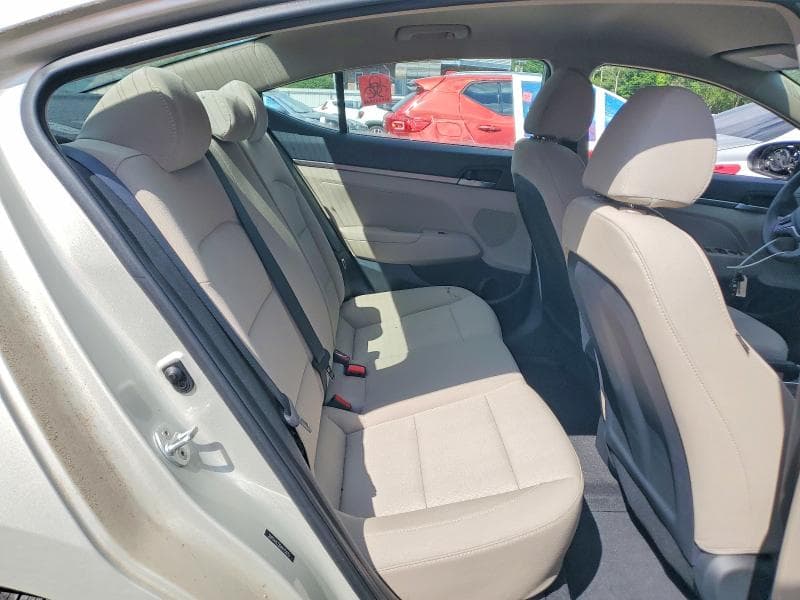 2017 HYUNDAI ELANTRA SE 10