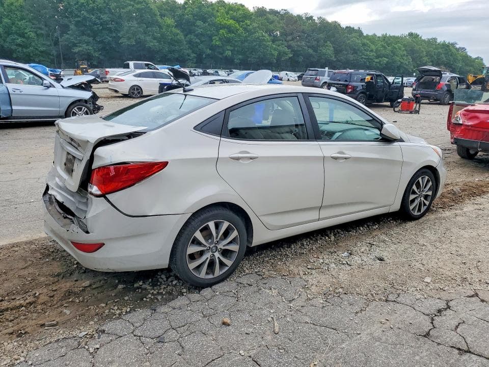 2017 HYUNDAI ACCENT SE 3