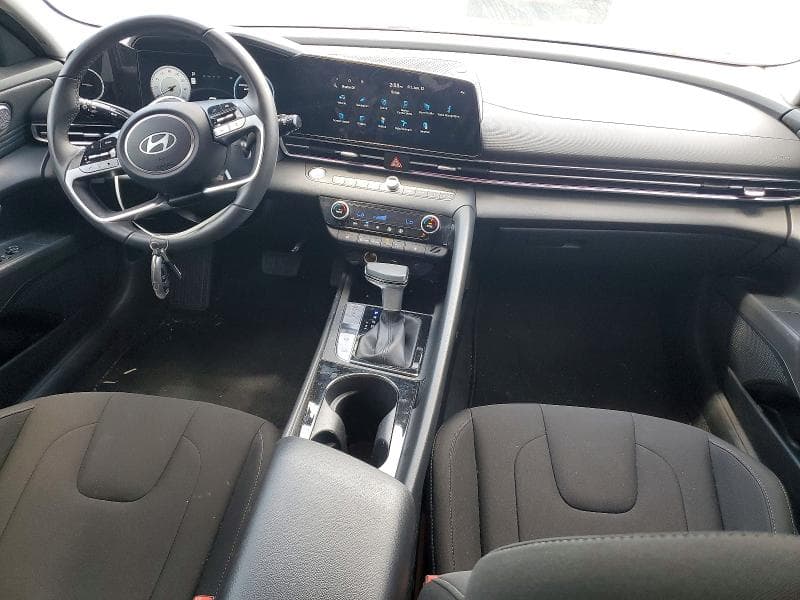 2025 HYUNDAI ELANTRA SEL 8