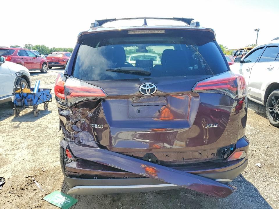 2018 TOYOTA RAV4 XLE 6