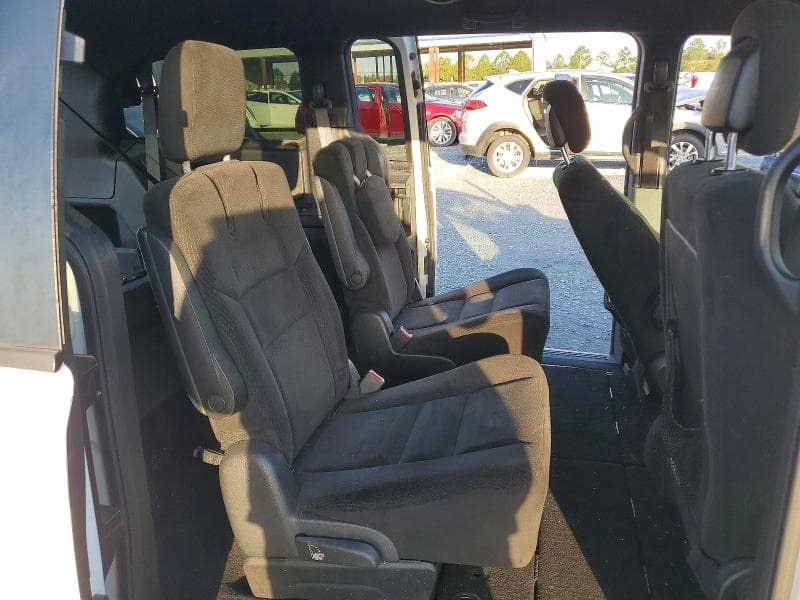 2017 DODGE GRAND C 11