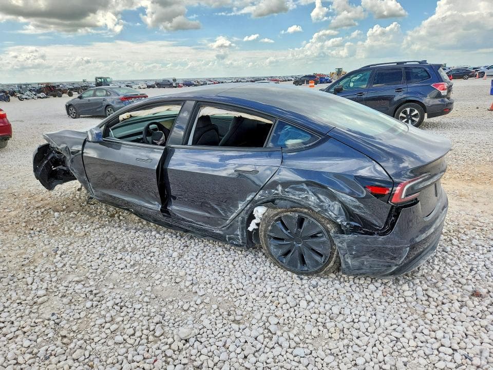 2026 TESLA MODEL 3 2
