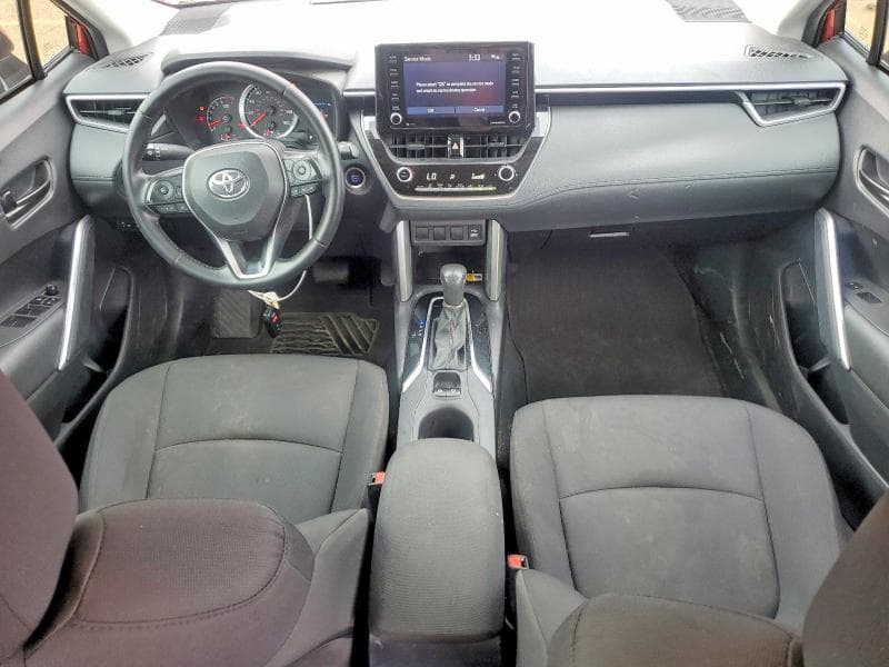 2022 TOYOTA COROLLA CROSS LE 8