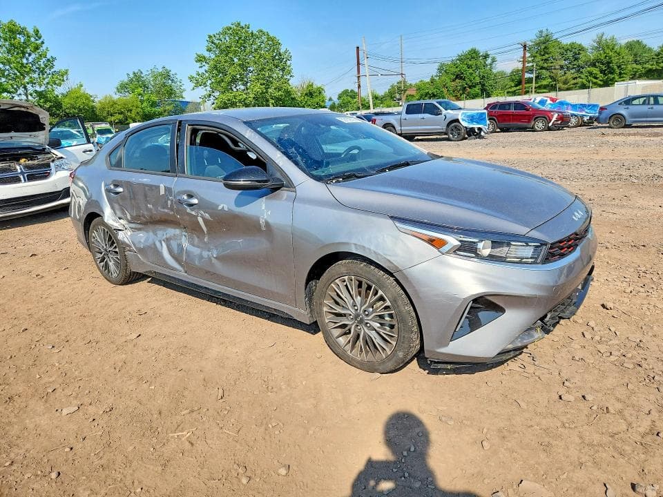 2023 KIA FORTE GT LINE 4