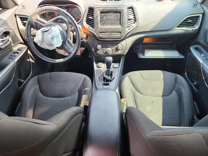 2019 JEEP CHEROKEE LATITUDE 8