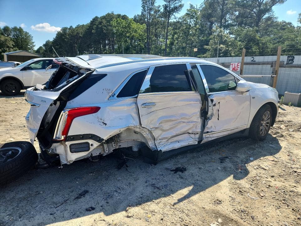 2017 CADILLAC XT5 LUXURY 3