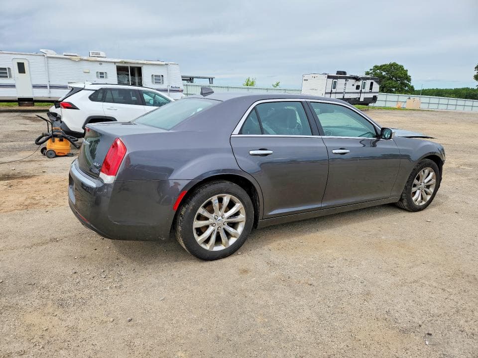 2018 CHRYSLER 300 LIMITED 3