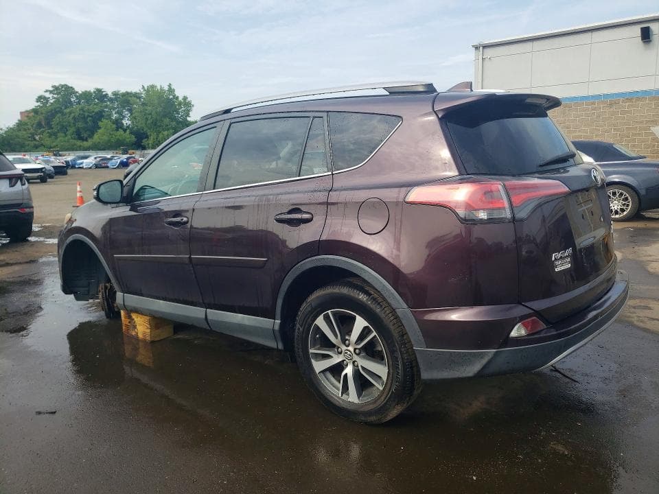 2018 TOYOTA RAV4 XLE 2