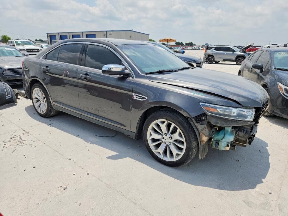 2017 FORD TAURAS 4