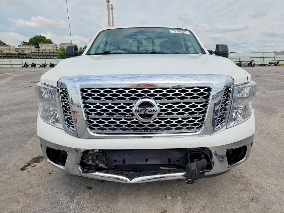 2018 NISSAN TITAN 5