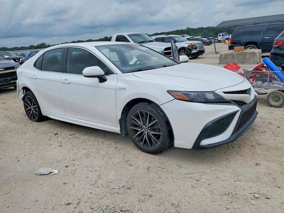 2021 TOYOTA CAMRY SE 4