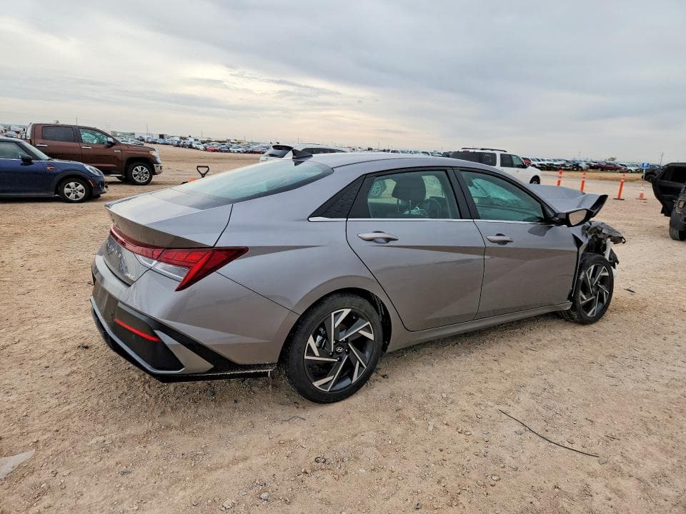 2024 HYUNDAI ELANTRA LIMITED 3