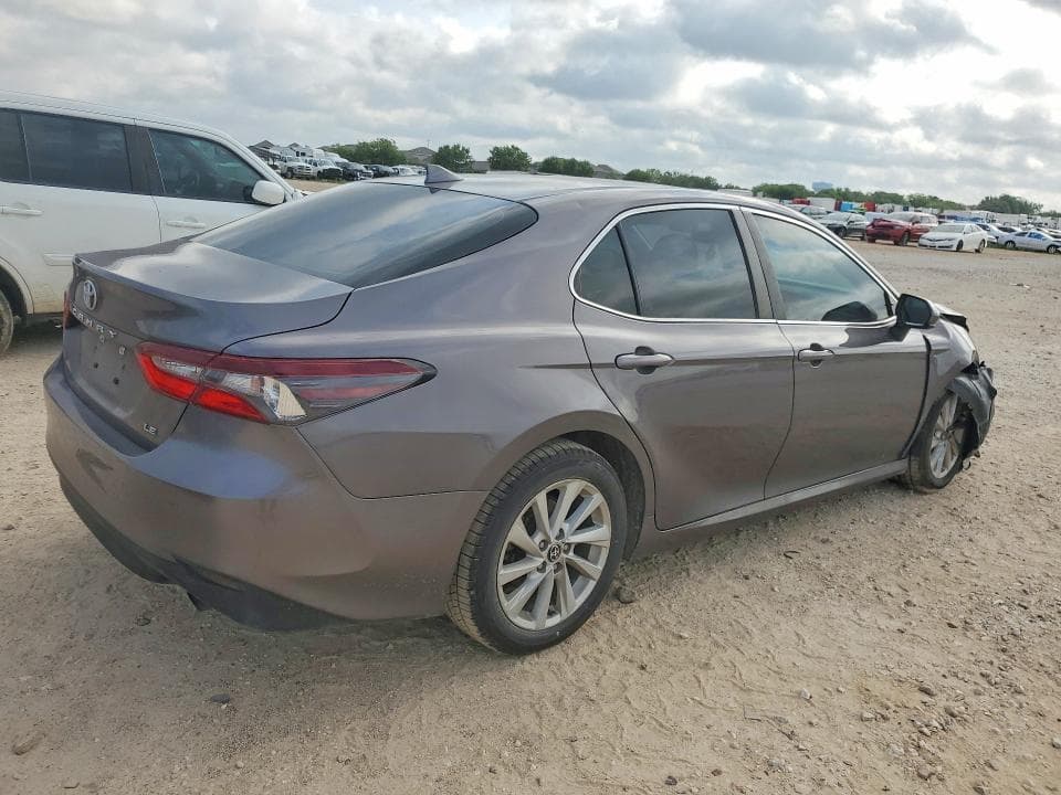 2022 TOYOTA CAMRY LE 3