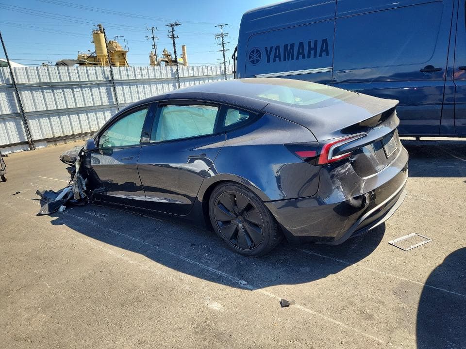 2025 TESLA MODEL 3 2