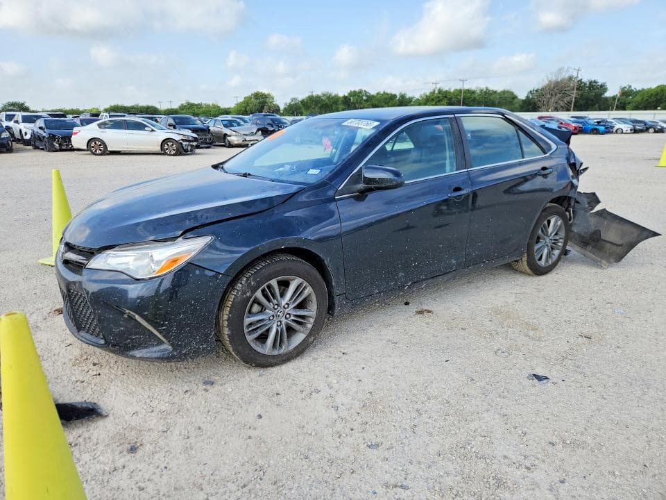 2017 TOYOTA CAMRY SE - 1