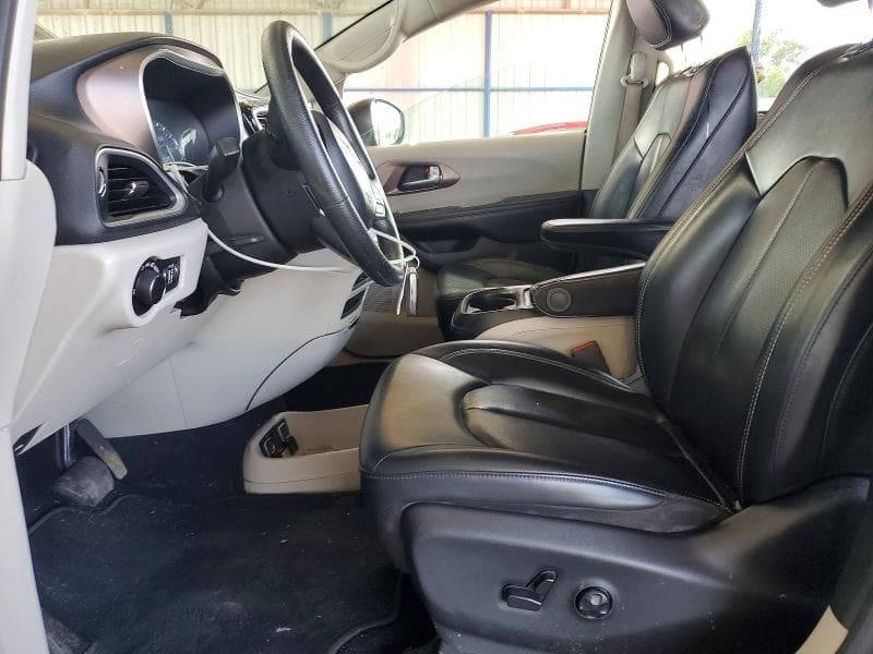 2020 CHRYSLER VOYAGER LXI 7