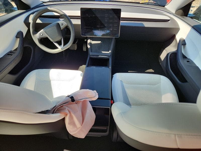 2025 TESLA MODEL 3 8