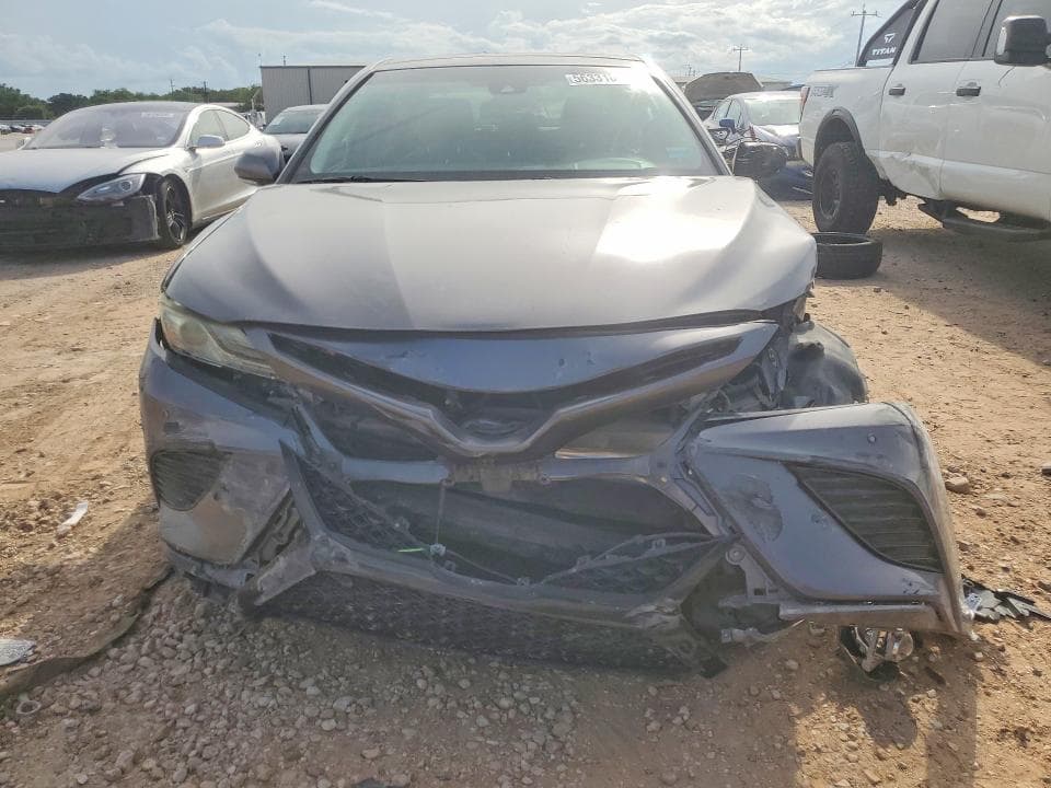 2018 TOYOTA CAMRY XSE 5
