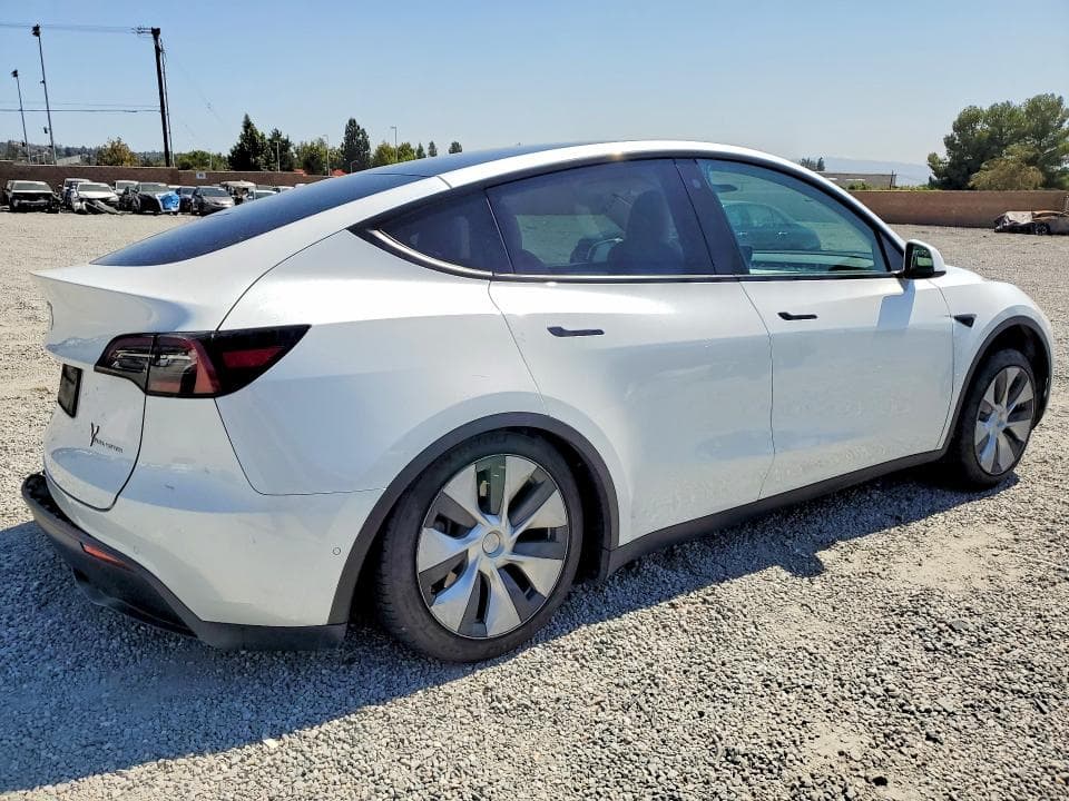 2023 TESLA MODEL Y 3
