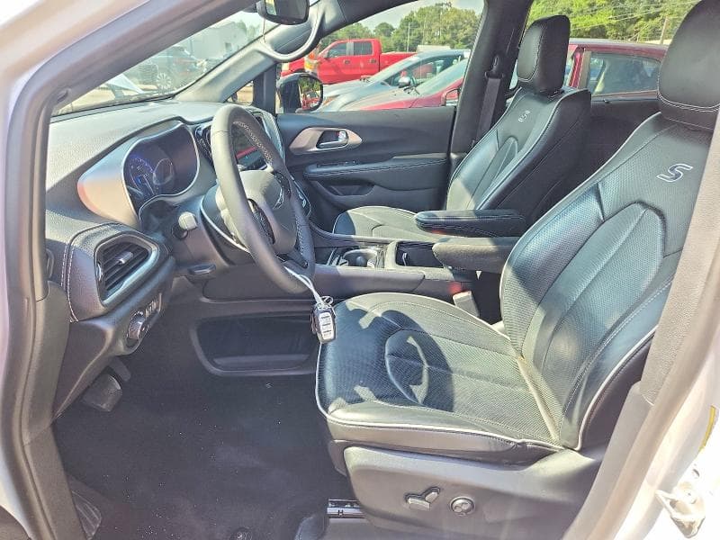 2024 CHRYSLER PACIFICA LIMITED 7