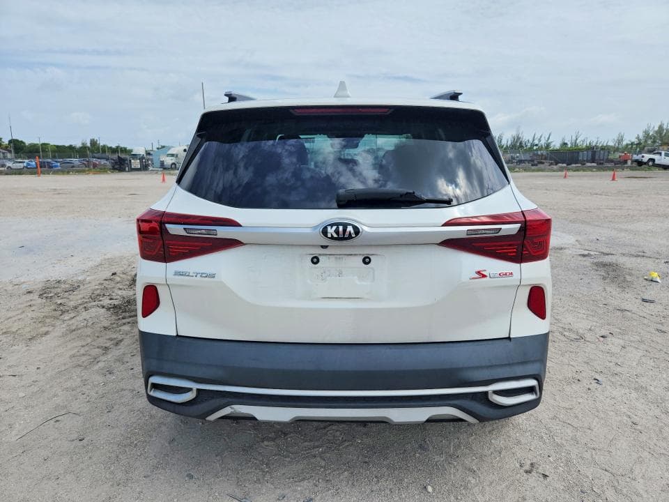 2021 KIA SELTOS S 6