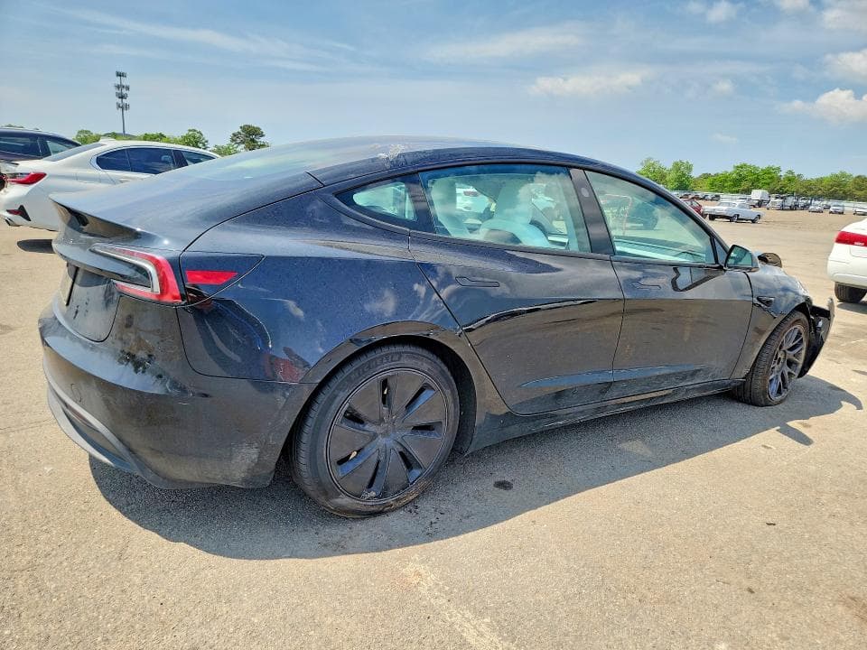 2025 TESLA MODEL 3 3