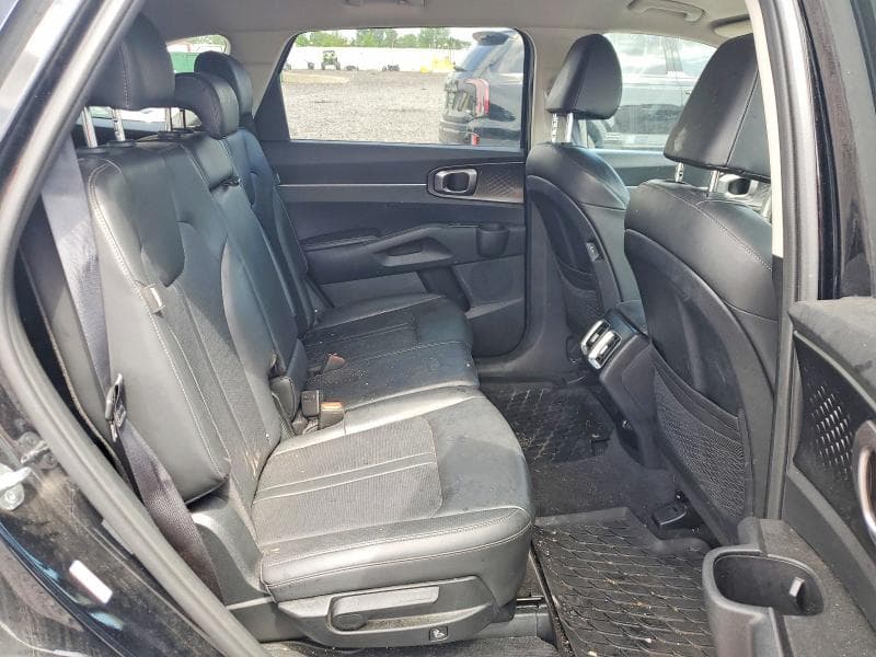 2024 KIA SORENTO S 11