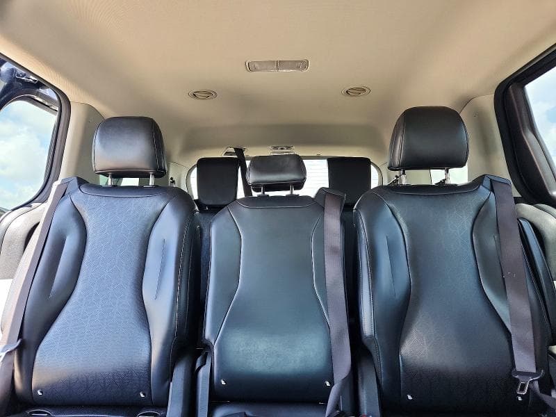 2023 KIA CARNIVAL LX 10