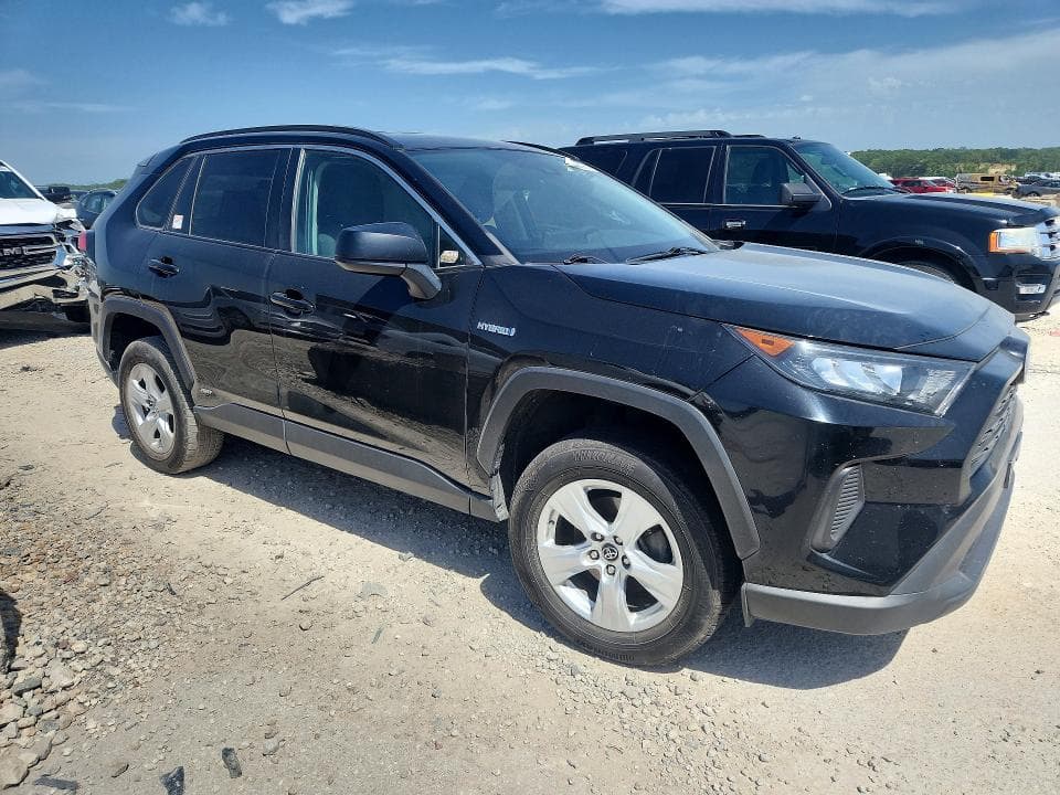 2020 TOYOTA RAV4 LE 4