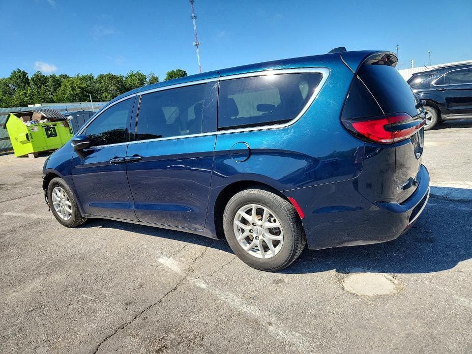 2023 CHRYSLER PACIFICA TOURING L 2