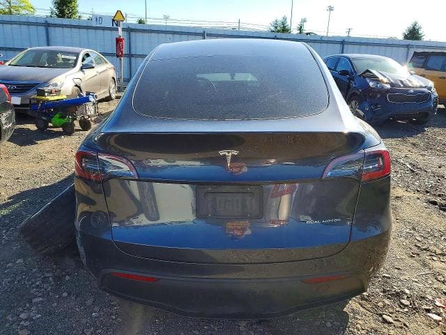 2024 TESLA MODEL Y 6