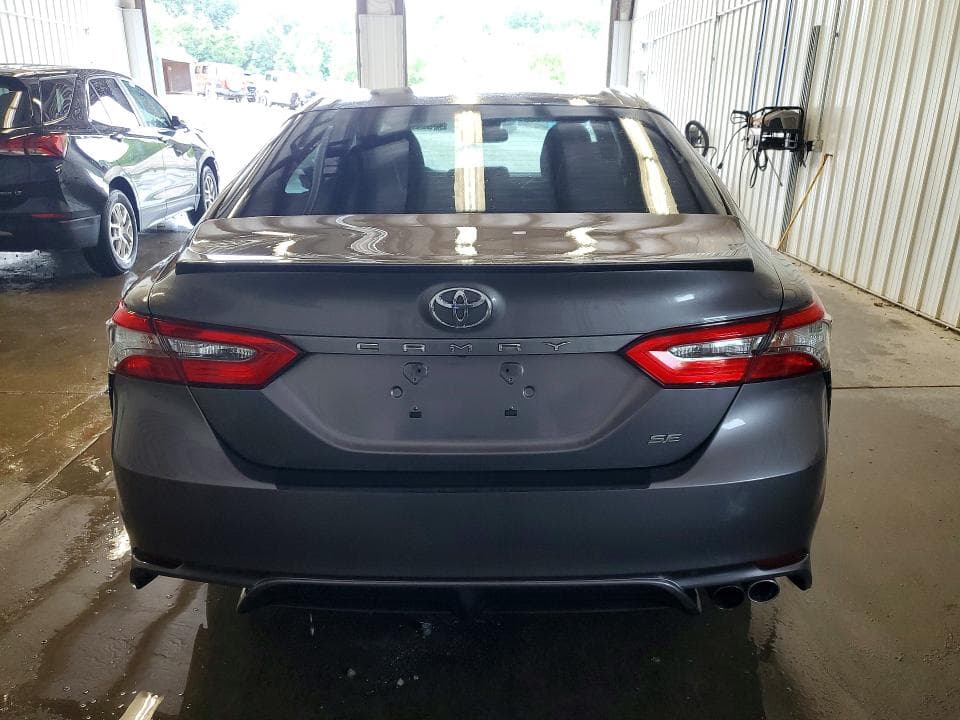 2018 TOYOTA CAMRY SE 6