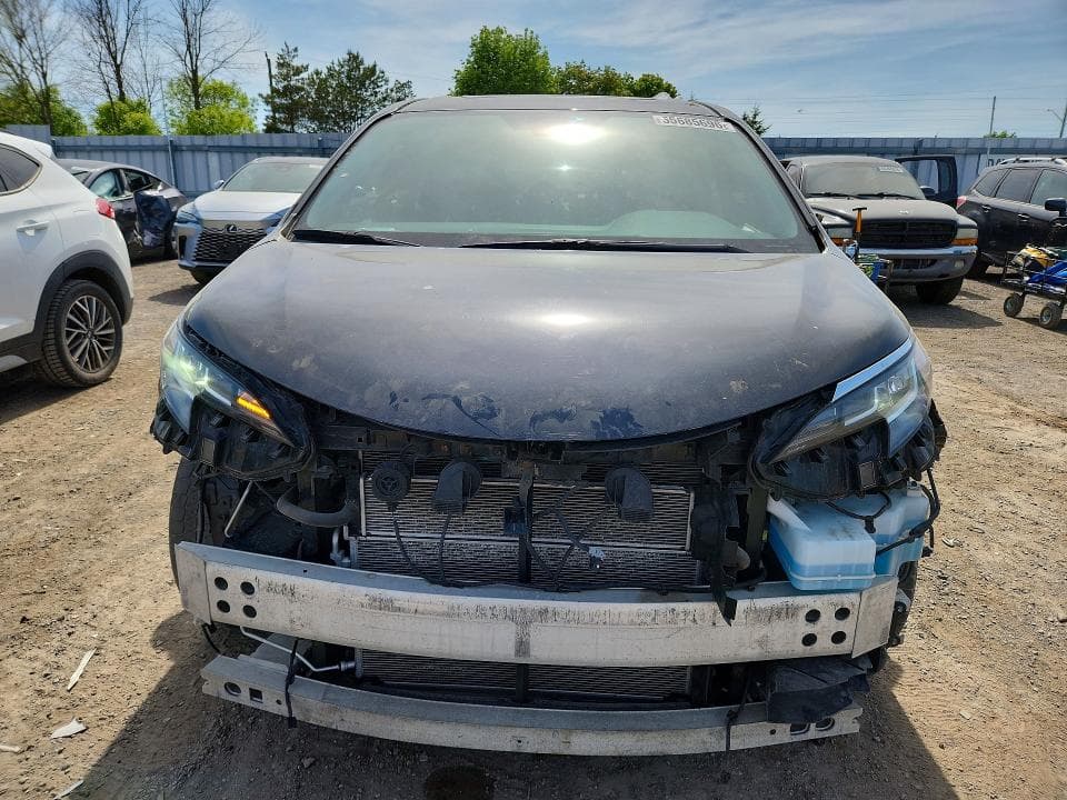 2022 TOYOTA SIENNA LE 5