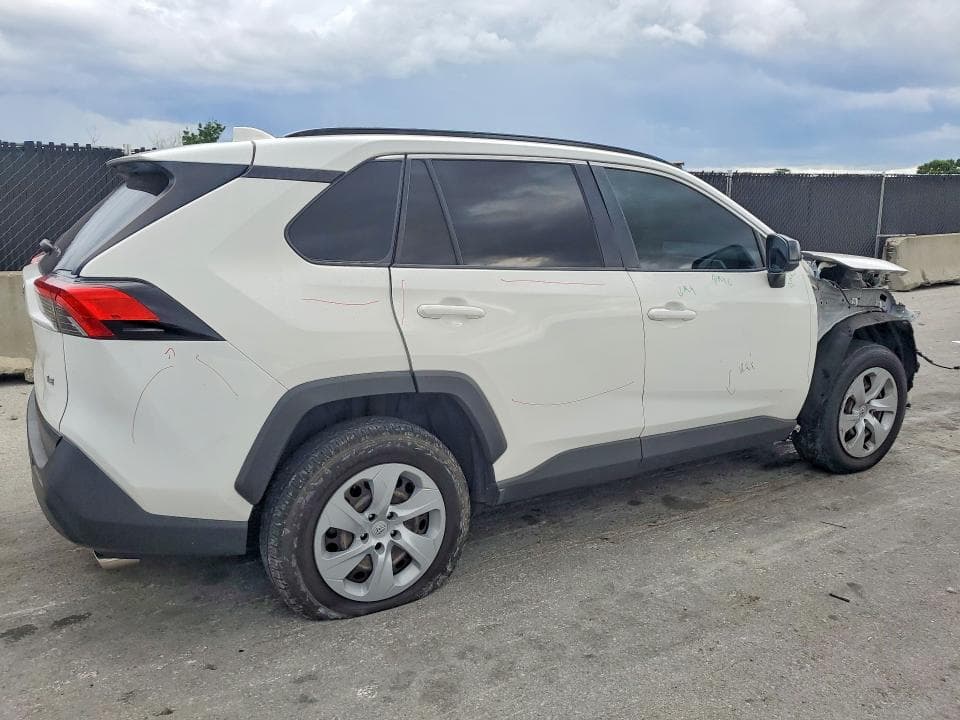 2019 TOYOTA RAV4 LE 3