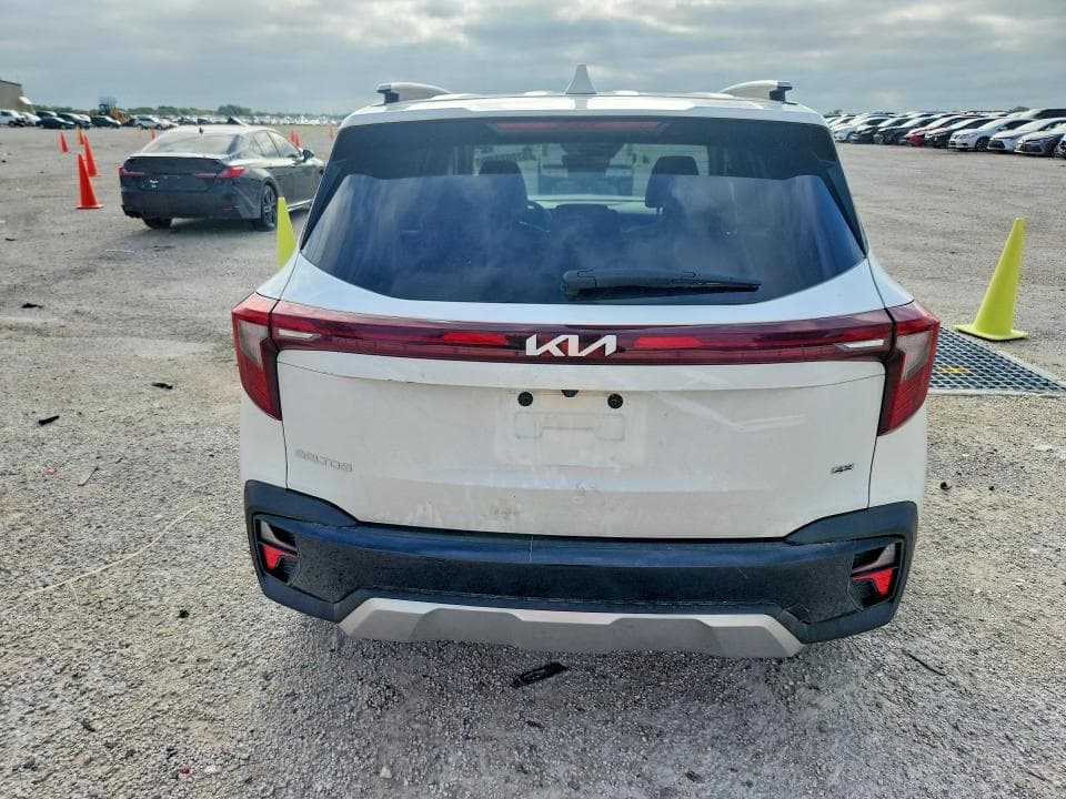 2024 KIA SELTOS EX 6