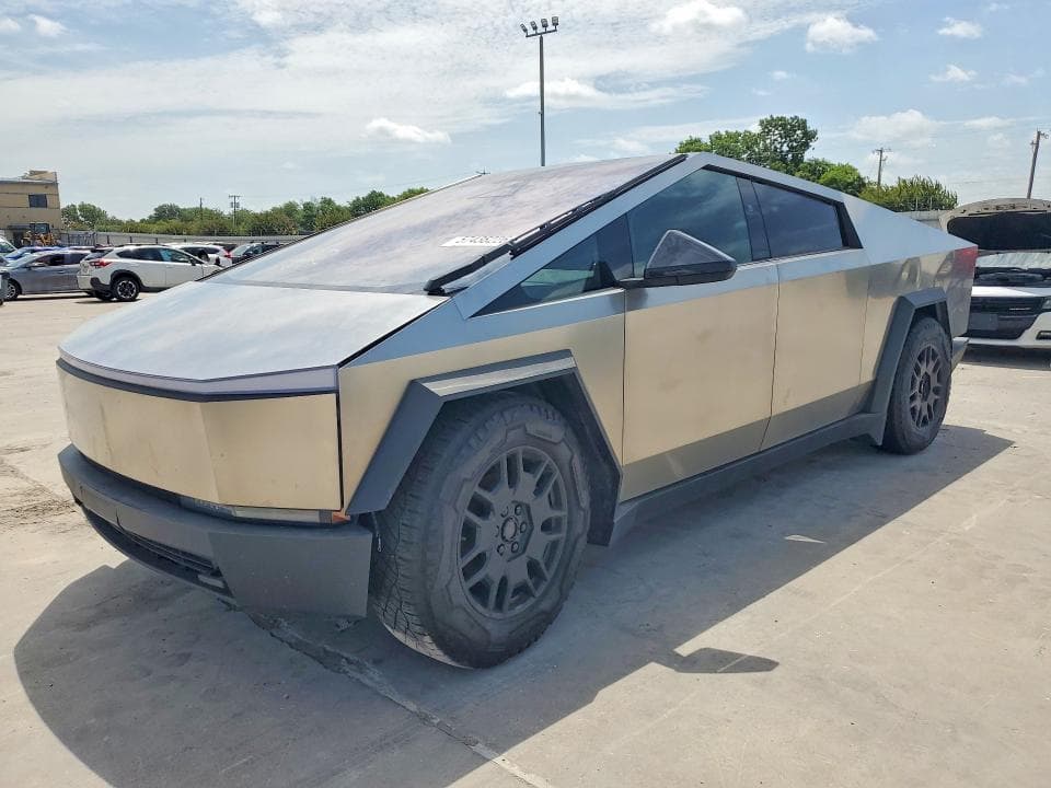 2025 TESLA CYBERTRUCK - 1