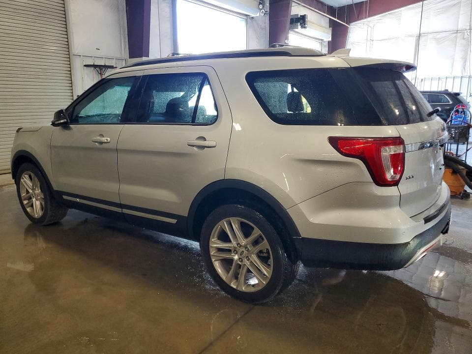 2017 FORD EXPLORER XLT 2