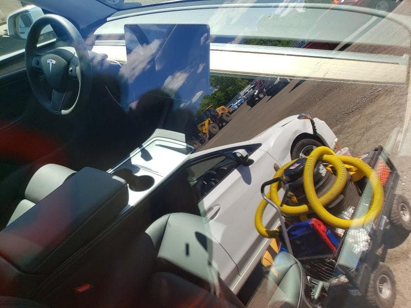 2025 TESLA MODEL Y 8