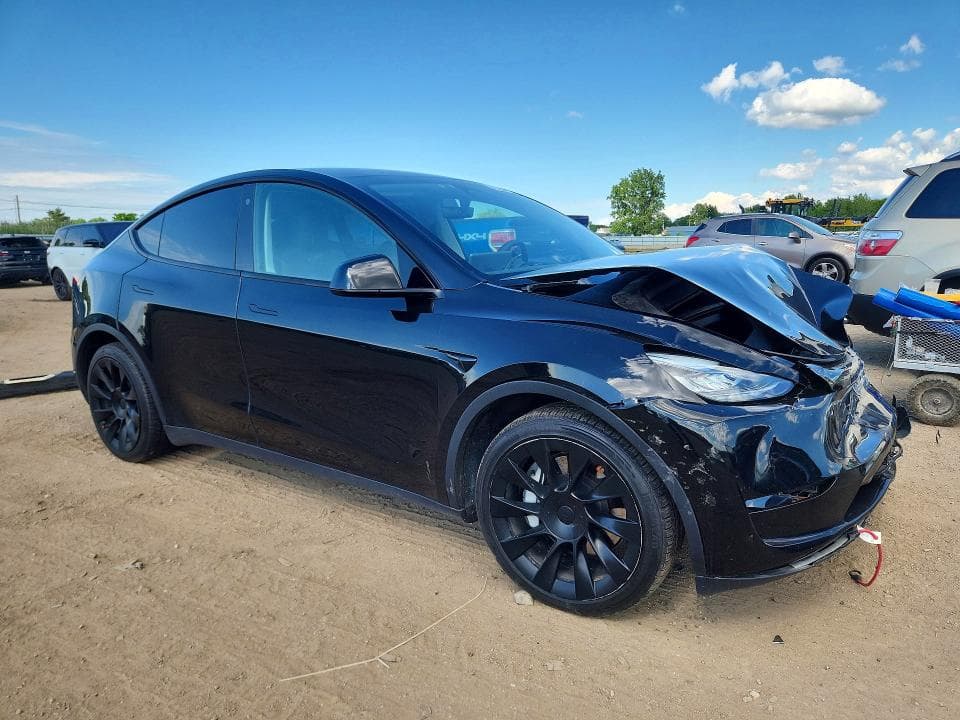 2023 TESLA MODEL Y 4
