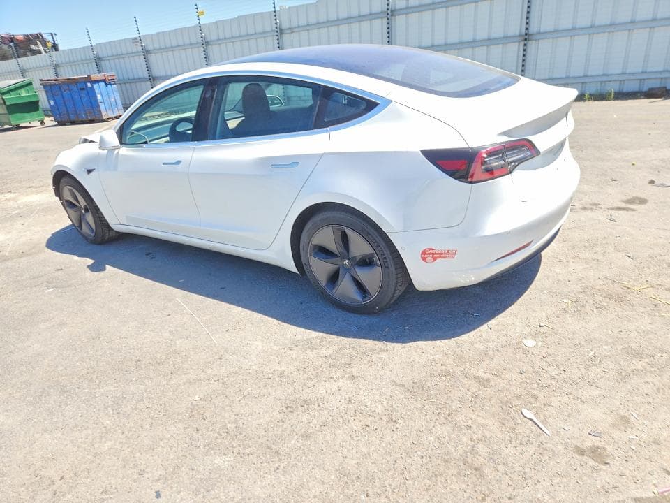 2018 TESLA MODEL 3 2