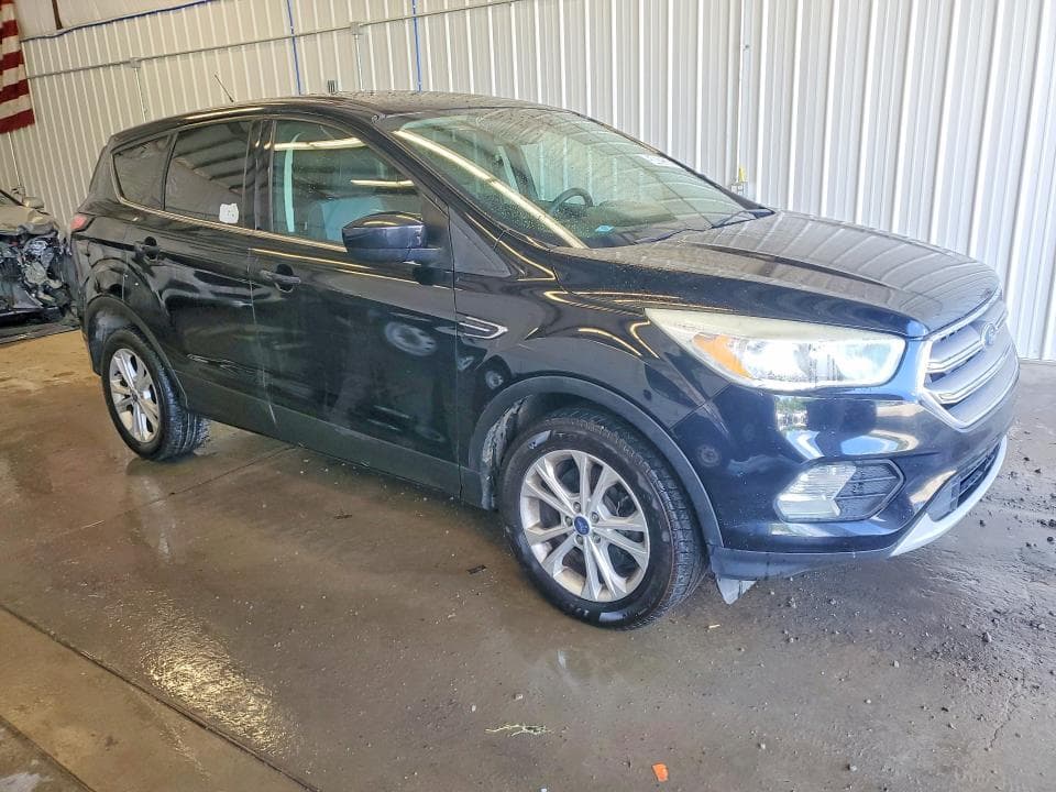 2017 FORD ESCAPE SE 4