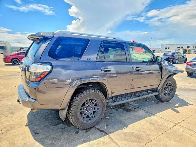 2018 TOYOTA 4RUNNER SR5 3