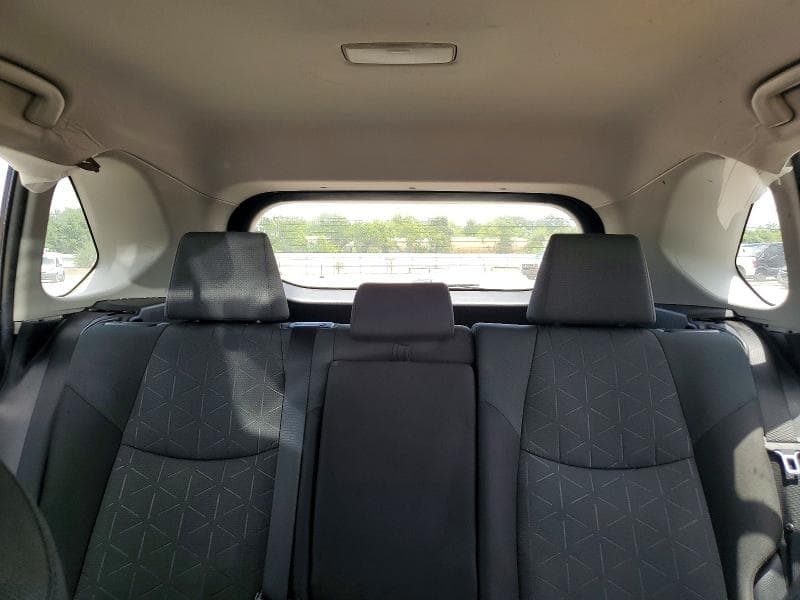 2022 TOYOTA RAV4 XLE 10
