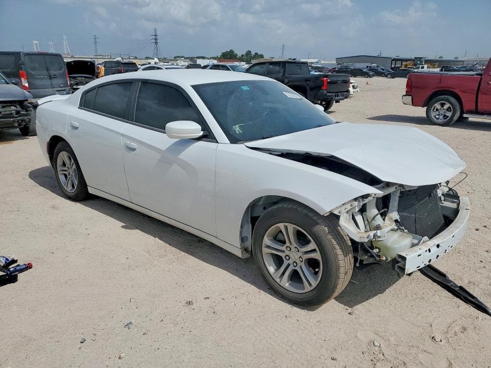 2017 DODGE CHARGER SE 4