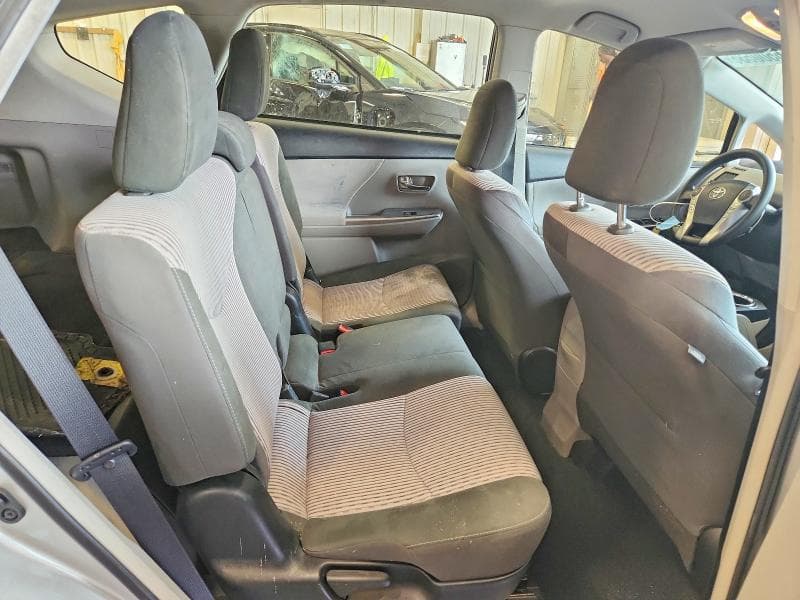 2017 TOYOTA PRIUS V THREE 10