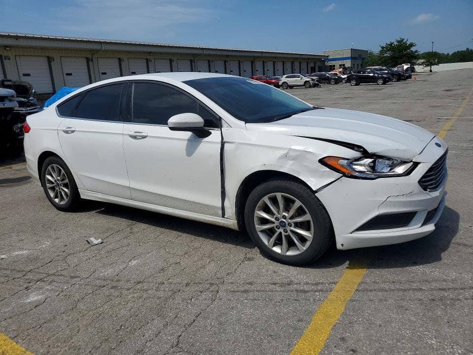 2017 FORD FUSION SE 4