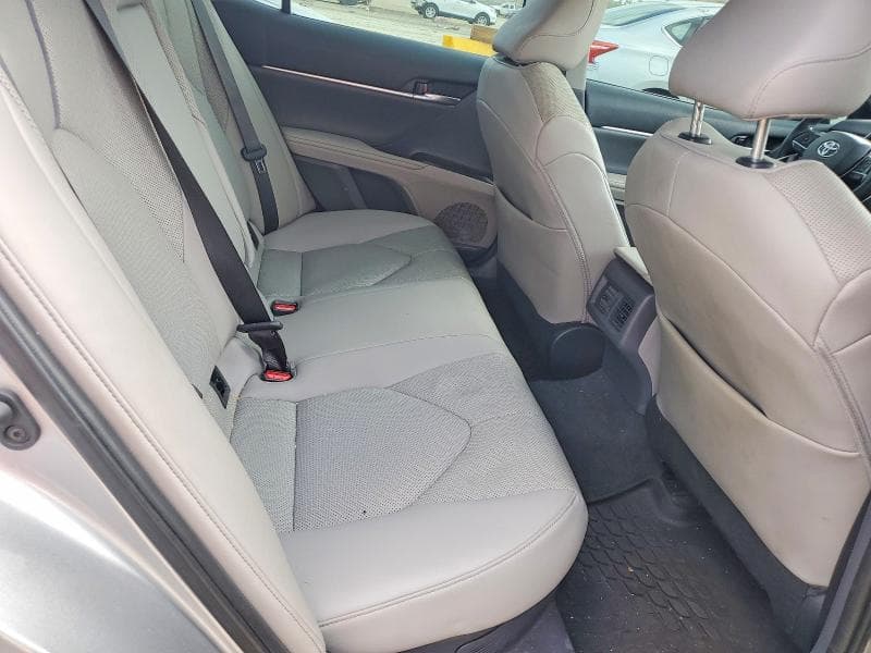2022 TOYOTA CAMRY XLE 10